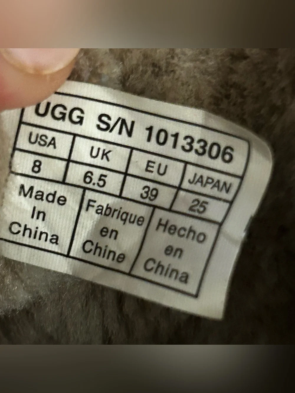 Womens UGG boots size 8. Tan with faux fur lining.